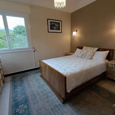 Villa 4-sided House, Sleeps 10 With Swimming Pool And Sauna *