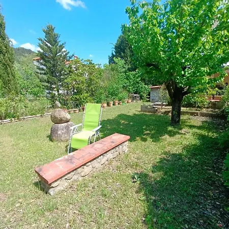 4-sided House, Sleeps 10 With Swimming Pool And Sauna *