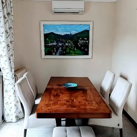 Villa 4-sided House, Sleeps 10 With Swimming Pool And Sauna *