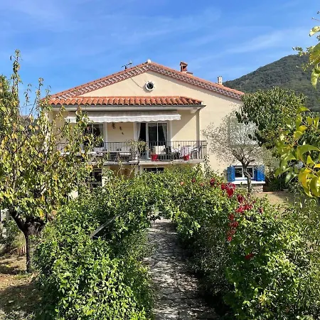 4-sided House, Sleeps 10 With Swimming Pool And Sauna * Arles-sur-Tech