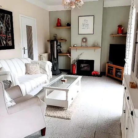 Villa 4-sided House, Sleeps 10 With Swimming Pool And Sauna *