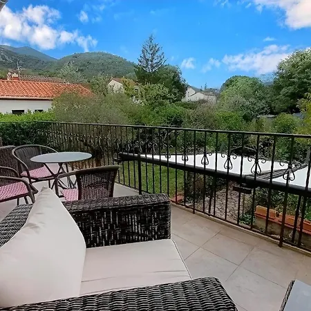 Villa 4-sided House, Sleeps 10 With Swimming Pool And Sauna Arles-sur-Tech