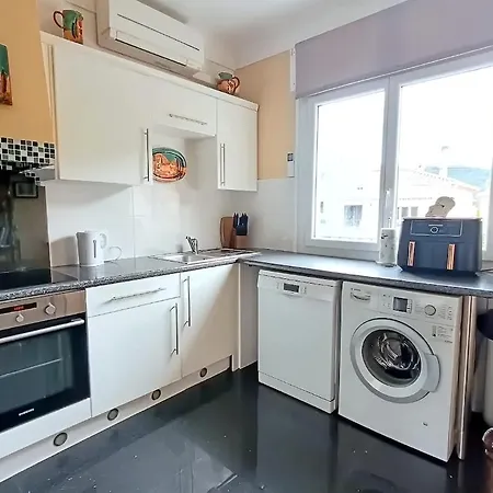 4-sided House, Sleeps 10 With Swimming Pool And Sauna Arles-sur-Tech