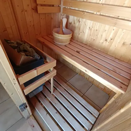 4-sided House, Sleeps 10 With Swimming Pool And Sauna Arles-sur-Tech