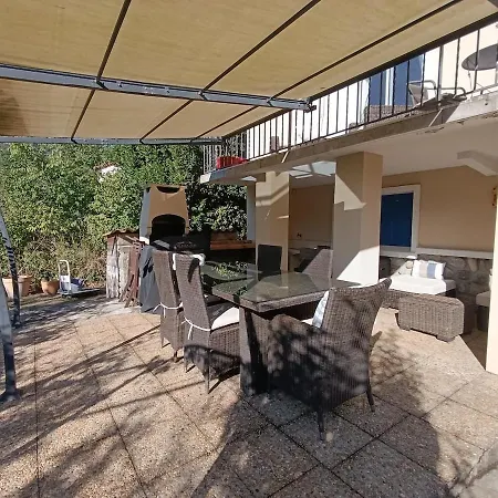 4-sided House, Sleeps 10 With Swimming Pool And Sauna * Arles-sur-Tech