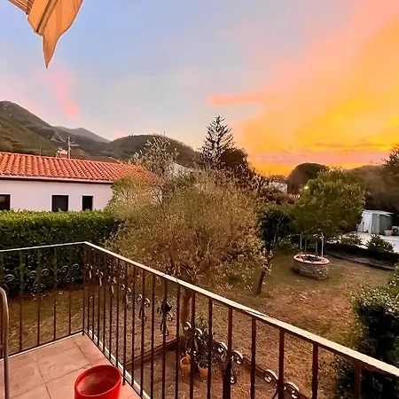 4-sided House, Sleeps 10 With Swimming Pool And Sauna * Arles-sur-Tech